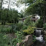 Du Ruisseau Avec Et Peche Holiday home *