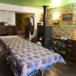 Du Ruisseau Avec Et Peche Holiday home *