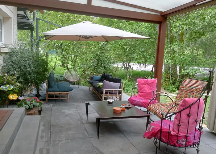 Du Ruisseau بيت للعطل *